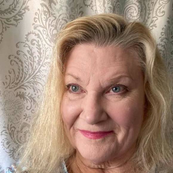 Meet your Posher, Polly - Picture 1 of 1